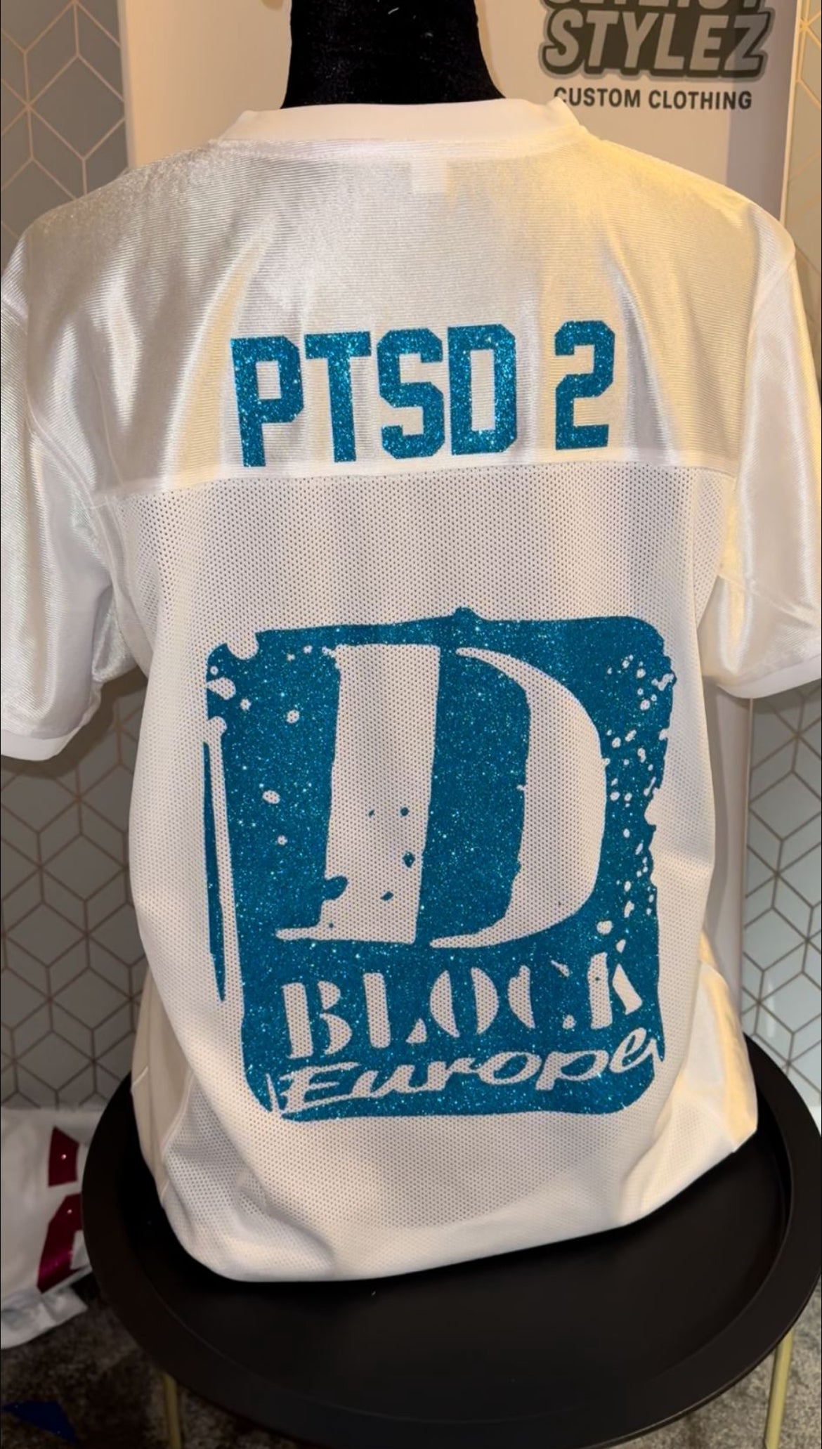 D BLOCK EUROPE JERSEY (D BLOCK WRITING)